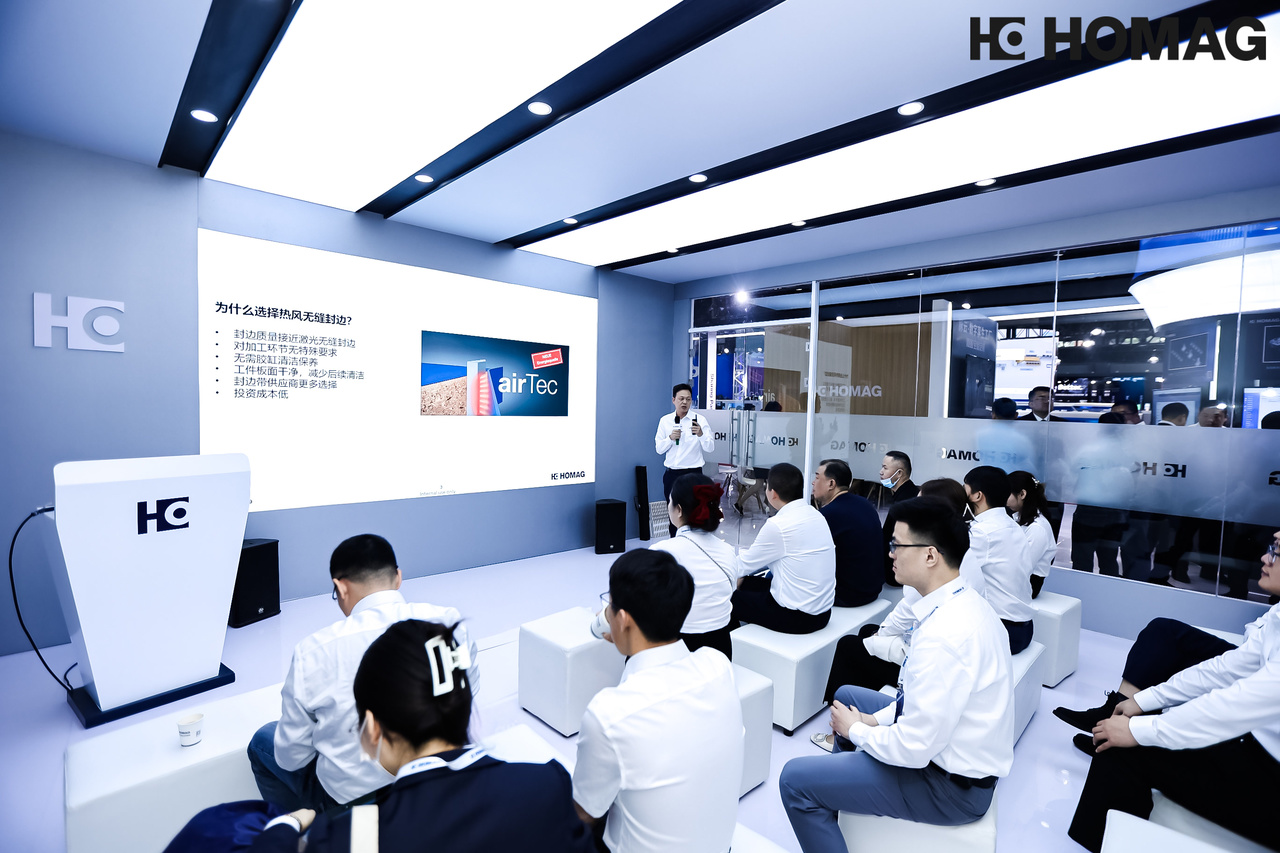 豪迈中国产品经理 李永演讲.jpg