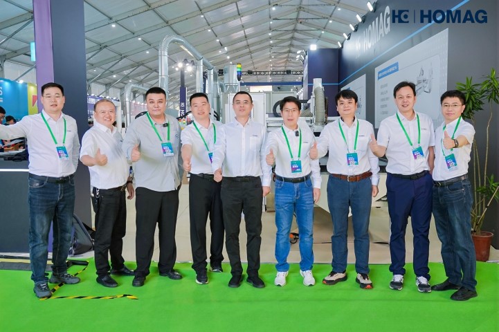 团队_DSC06862-opq4506529956_adjusted (Small).jpg