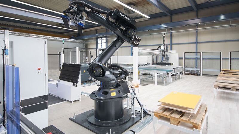 机器人 FEEDBOT D-200 同时给两个立式 CNC 加工中心