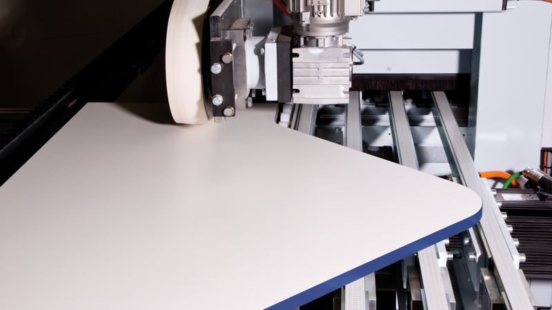通过EDGETEQ S-810/CF制造家具工件